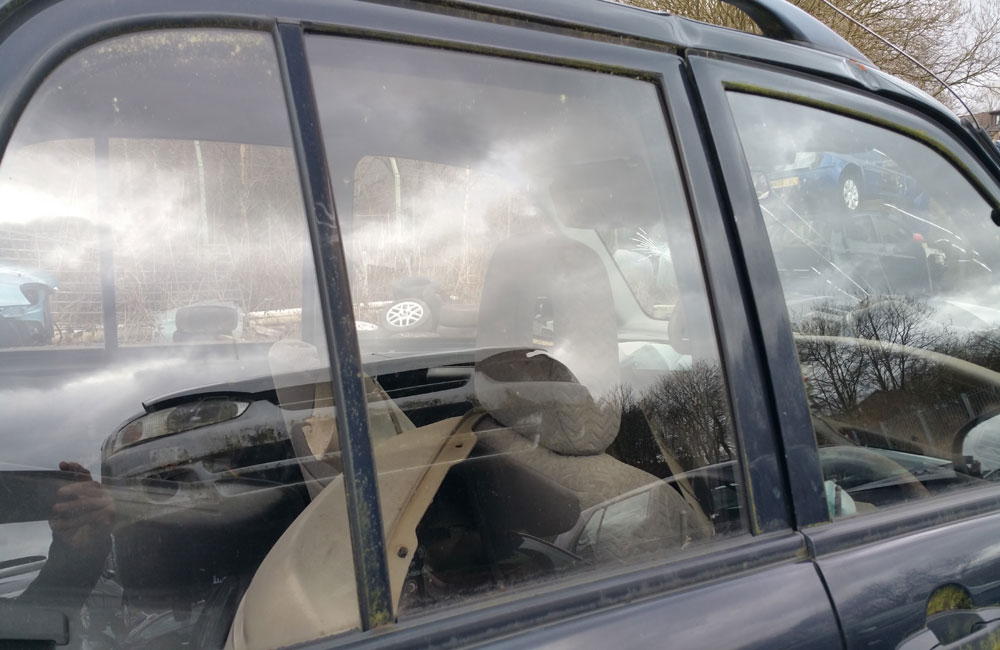 Suzuki Grand Vitara TD Door window glass driver side rear